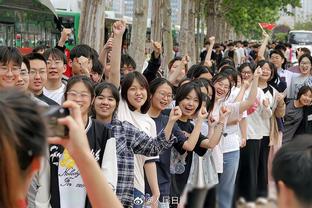 记者：下午申花和海港都会适应场地，这是申花时隔4年再回虹口